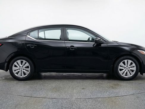 Used 2025 Nissan Sentra S FWD image 11