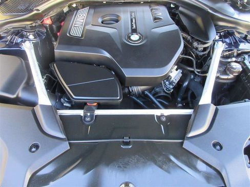 Used 2019 BMW 530i xDrive image 27