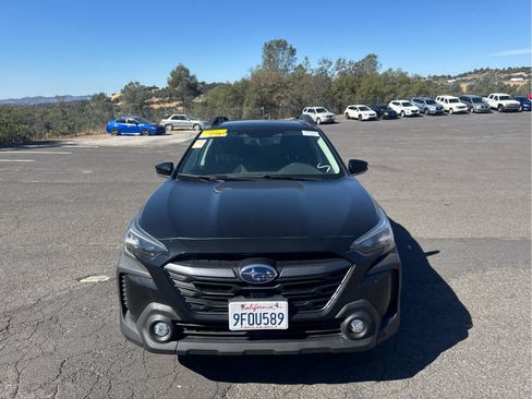 Used 2023 Subaru Outback Premium AWD/4WD image 2
