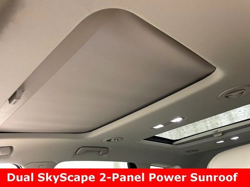 Used 2018 Buick Enclave Premium w/ Experience Buick Package image 5