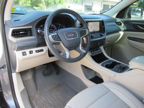 Used 2021 GMC Acadia Denali w/ Denali Technology Package FWD image 18