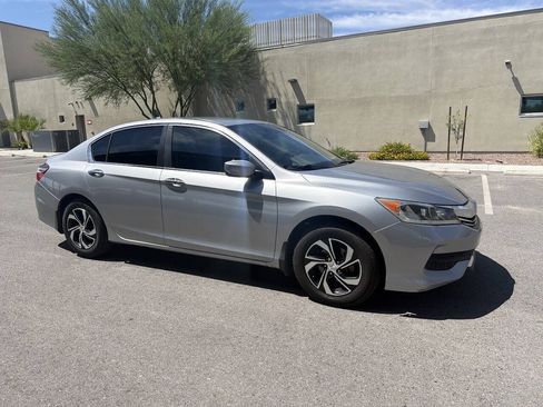 Used 2017 Honda Accord LX image 10
