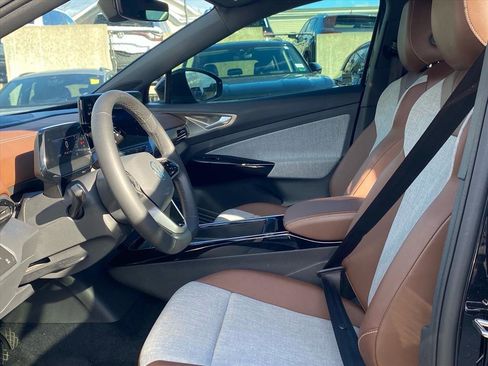 Certified 2024 Volkswagen ID.4 Standard image 10