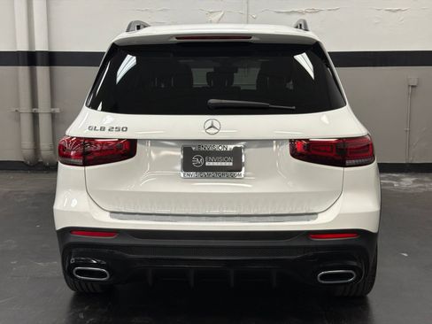 Used 2023 Mercedes-Benz GLB 250 image 11