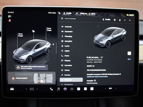 Used 2022 Tesla Model Y Long Range image 21