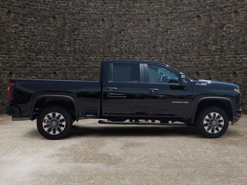 Used 2024 Chevrolet Silverado 2500 Custom w/ Custom Value Package AWD/4WD image 3
