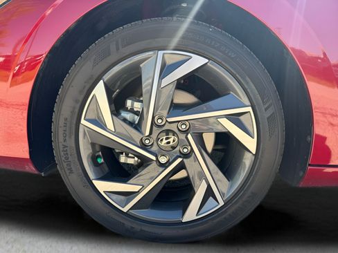 Certified 2025 Hyundai Elantra Sport FWD image 13