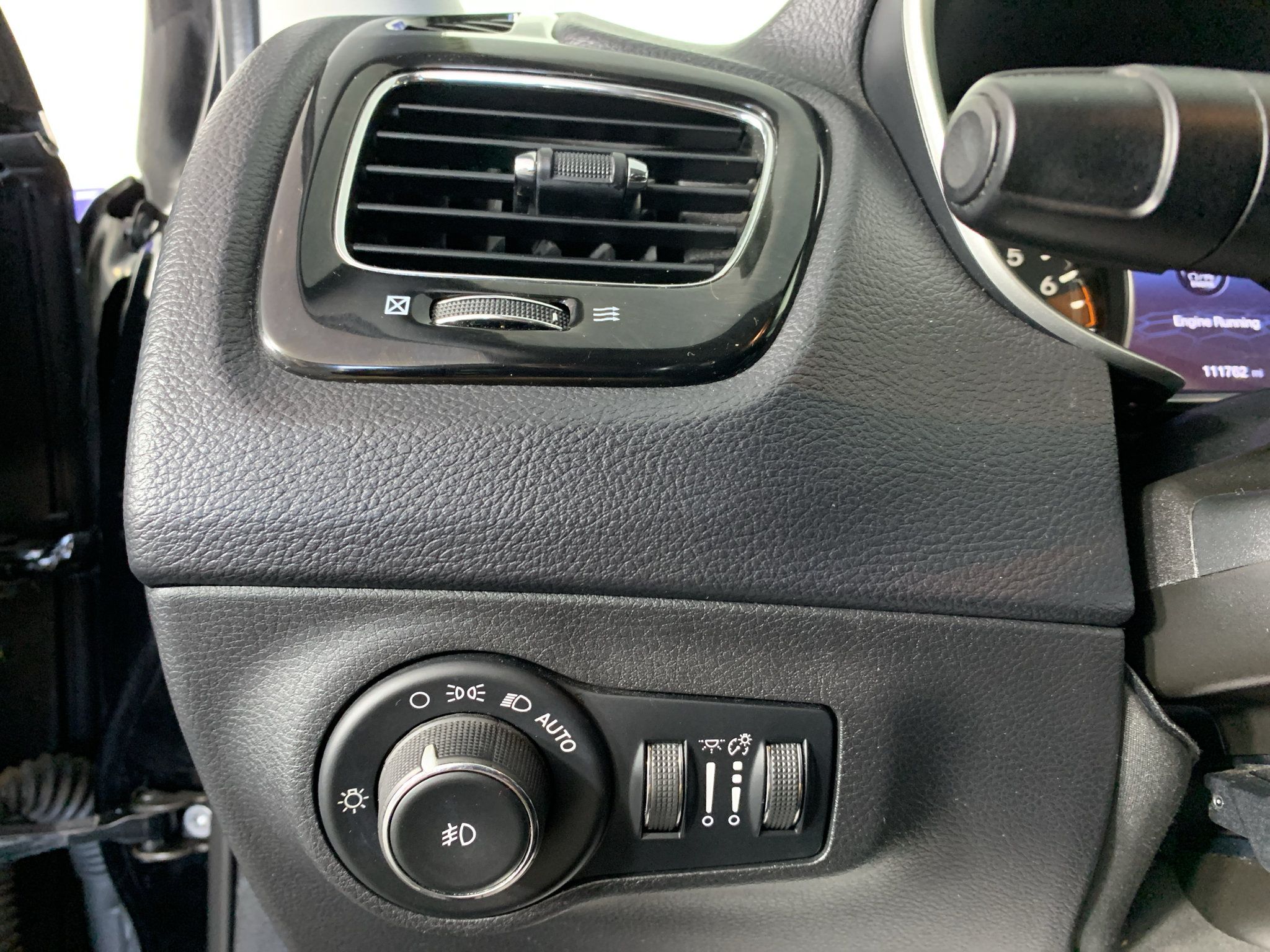Used 2018 Jeep Compass Limited w/ Navigation Group AWD/4WD image 16