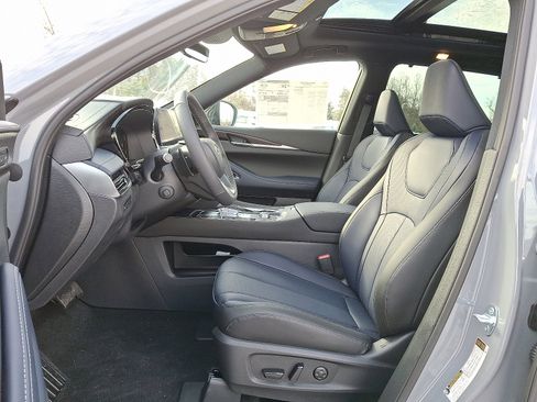 New 2026 INFINITI QX60 Sport image 10