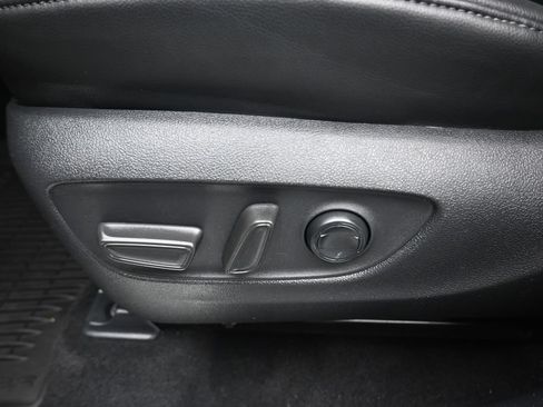 Used 2021 Toyota Highlander Limited AWD/4WD image 12
