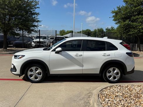 Used 2024 Honda HR-V LX image 2