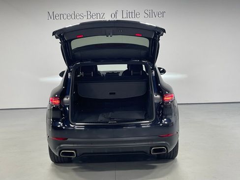 Used 2022 Porsche Cayenne AWD/4WD image 4