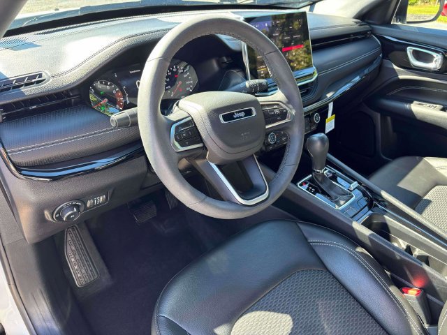 Used 2023 Jeep Compass Latitude w/ Convenience Group AWD/4WD image 8