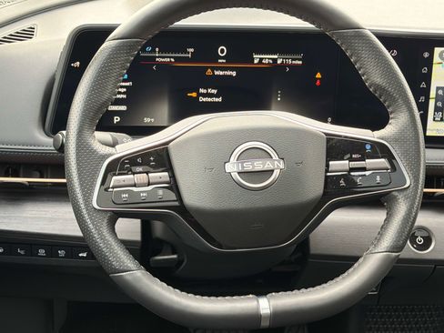 Used 2025 Nissan Ariya AWD image 11