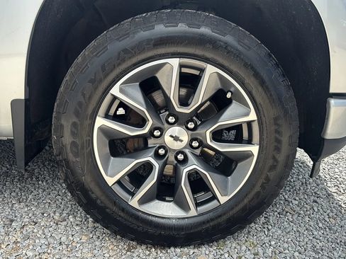 Used 2020 Chevrolet Silverado 1500 RST AWD/4WD image 10