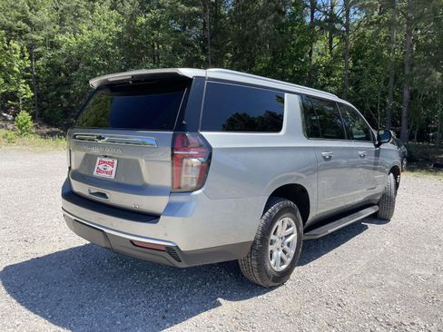 Used 2023 Chevrolet Suburban LT RWD image 20