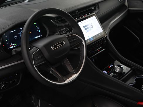 Used 2024 Jeep Grand Cherokee Limited 4xe image 21