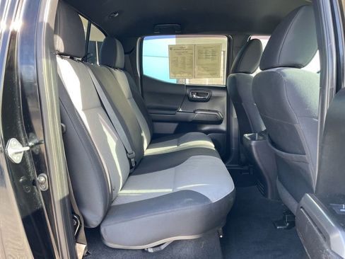 Used 2021 Toyota Tacoma TRD Sport w/ Technology Package image 33