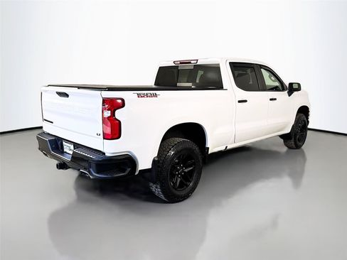 Used 2022 Chevrolet Silverado 1500 LT Trail Boss w/ Convenience Package II AWD/4WD image 9