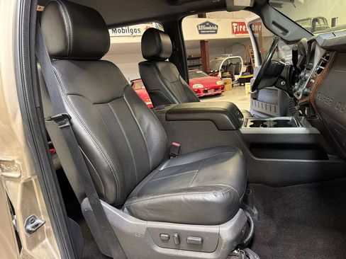 Used 2013 Ford F250 Lariat w/ Lariat Ultimate Pkg AWD/4WD image 38