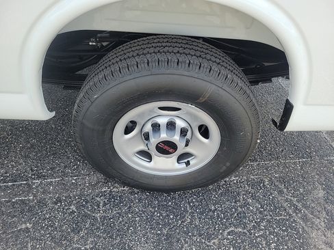 New 2025 GMC Savana 2500 Extended w/ Driver Convenience Package image 7