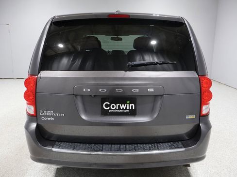 Used 2018 Dodge Grand Caravan SE w/ UConnect Hands-Free Group image 3
