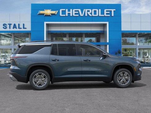 Used 2026 Chevrolet Traverse LT w/ Driver Confidence Package FWD image 5