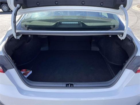 Used 2025 Toyota Camry SE image 13