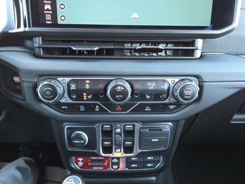 Used 2024 Jeep Wrangler Unlimited Rubicon w/ XTREMEE 35" Tire Package image 63