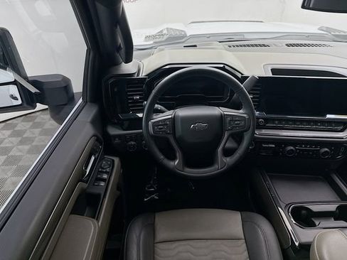 Used 2024 Chevrolet Silverado 2500 ZR2 image 27