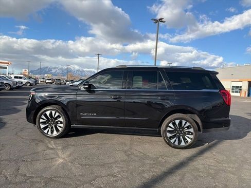 Used 2025 Ford Expedition Platinum w/ Driver's Package image 12