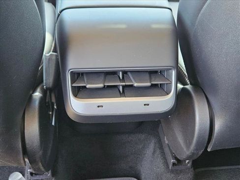 Used 2023 Tesla Model Y Long Range AWD/4WD image 18
