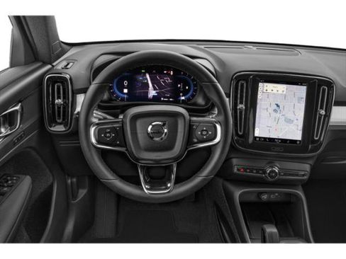 Used 2025 Volvo XC40 B5 Plus AWD/4WD image 7