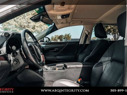 Used 2019 Lexus ES 350 w/ Premium Package FWD image 22