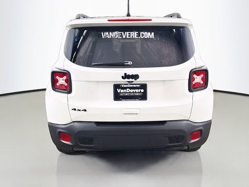 Used 2020 Jeep Renegade Altitude AWD/4WD image 9