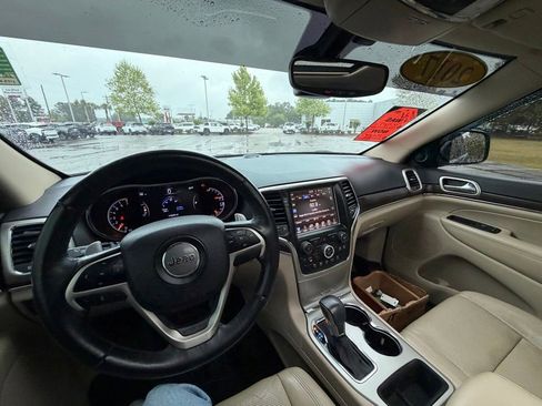 Used 2017 Jeep Grand Cherokee Limited w/ Luxury Group II RWD image 18