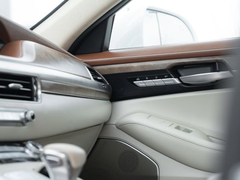 Used 2020 Genesis G90 3.3T Premium image 16