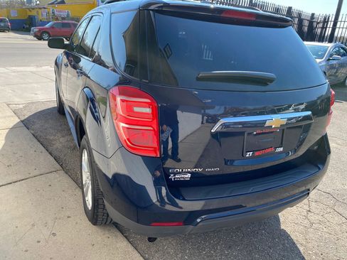 Used 2017 Chevrolet Equinox LT w/ Convenience Package AWD/4WD image 2