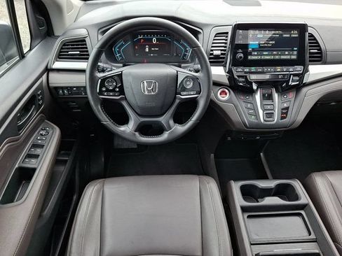 Used 2018 Honda Odyssey Touring image 17