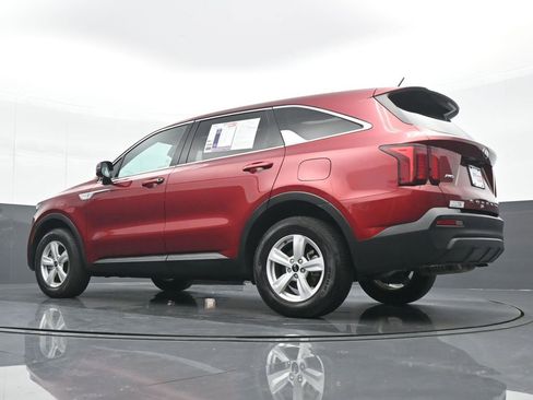 Used 2021 Kia Sorento LX image 18