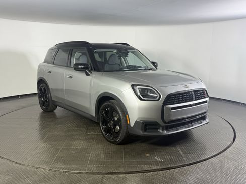 Used 2025 MINI Cooper Countryman S image 3