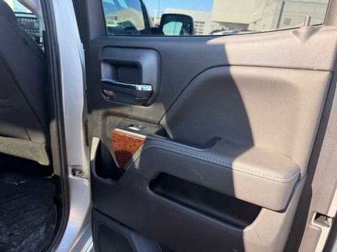 Used 2019 GMC Sierra 1500 SLE w/ SLE Value Package image 21