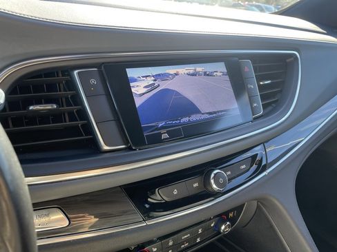 Used 2023 Buick Enclave Essence image 14