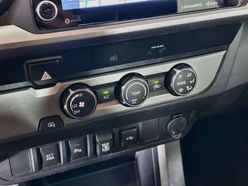 Used 2020 Toyota Tacoma SR5 RWD image 23