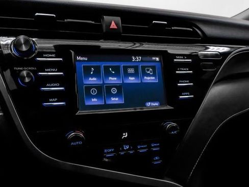 Used 2019 Toyota Camry SE image 30