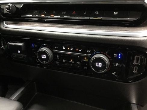 Used 2023 Chevrolet Silverado 1500 LTZ w/ LTZ Convenience Package II AWD/4WD image 27