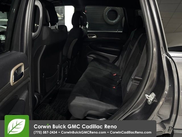 Used 2016 Jeep Grand Cherokee Laredo w/ Quick Order Package 23E AWD/4WD image 12