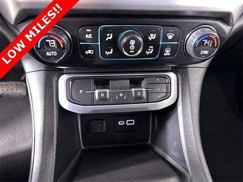 Used 2021 GMC Acadia SLE w/ Driver Convenience Package image 16