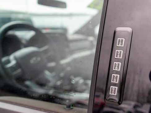 Used 2023 Ford F150 Lariat w/ Equipment Group 502A High image 15