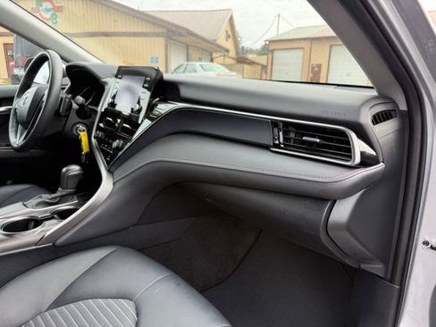 Used 2024 Toyota Camry SE image 24